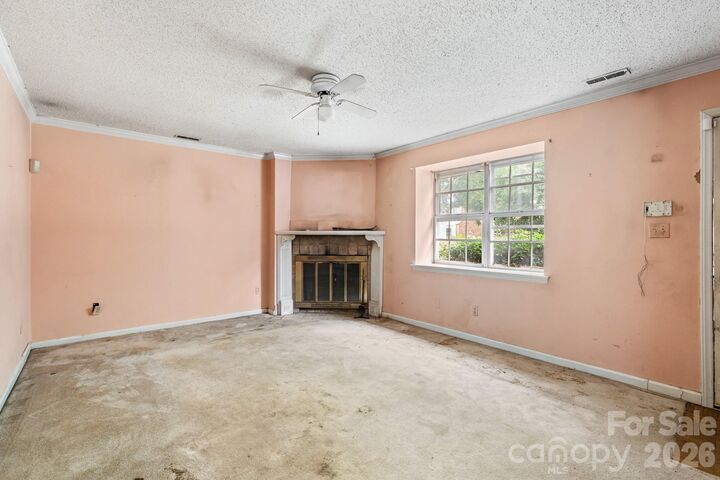 Property Photo: 8504 Castle Pine Court NC 28226