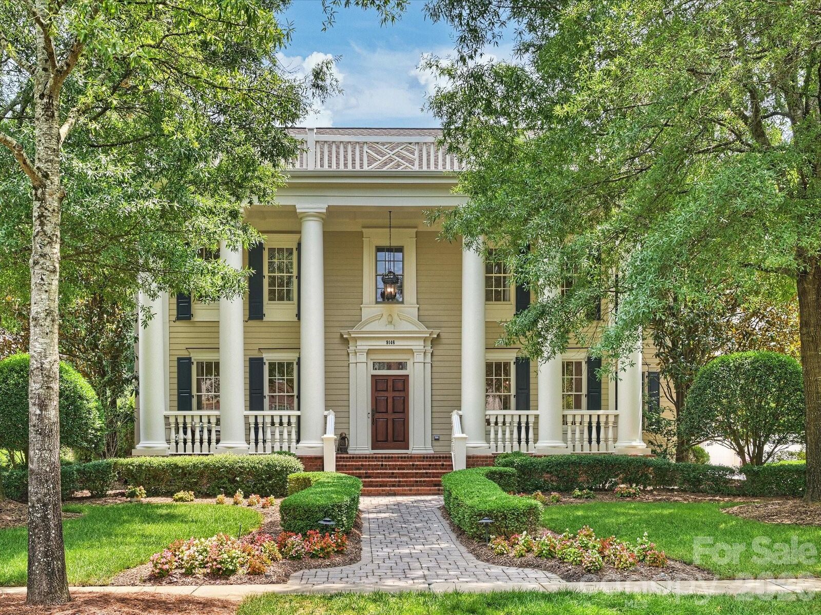 Property Photo: 9146 Heydon Hall Circle NC 28210