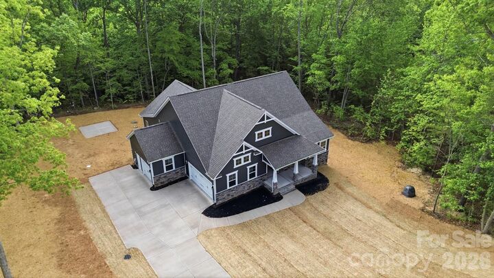 Property Photo:  5112 Kings Pinnacle Drive  NC 28086 
