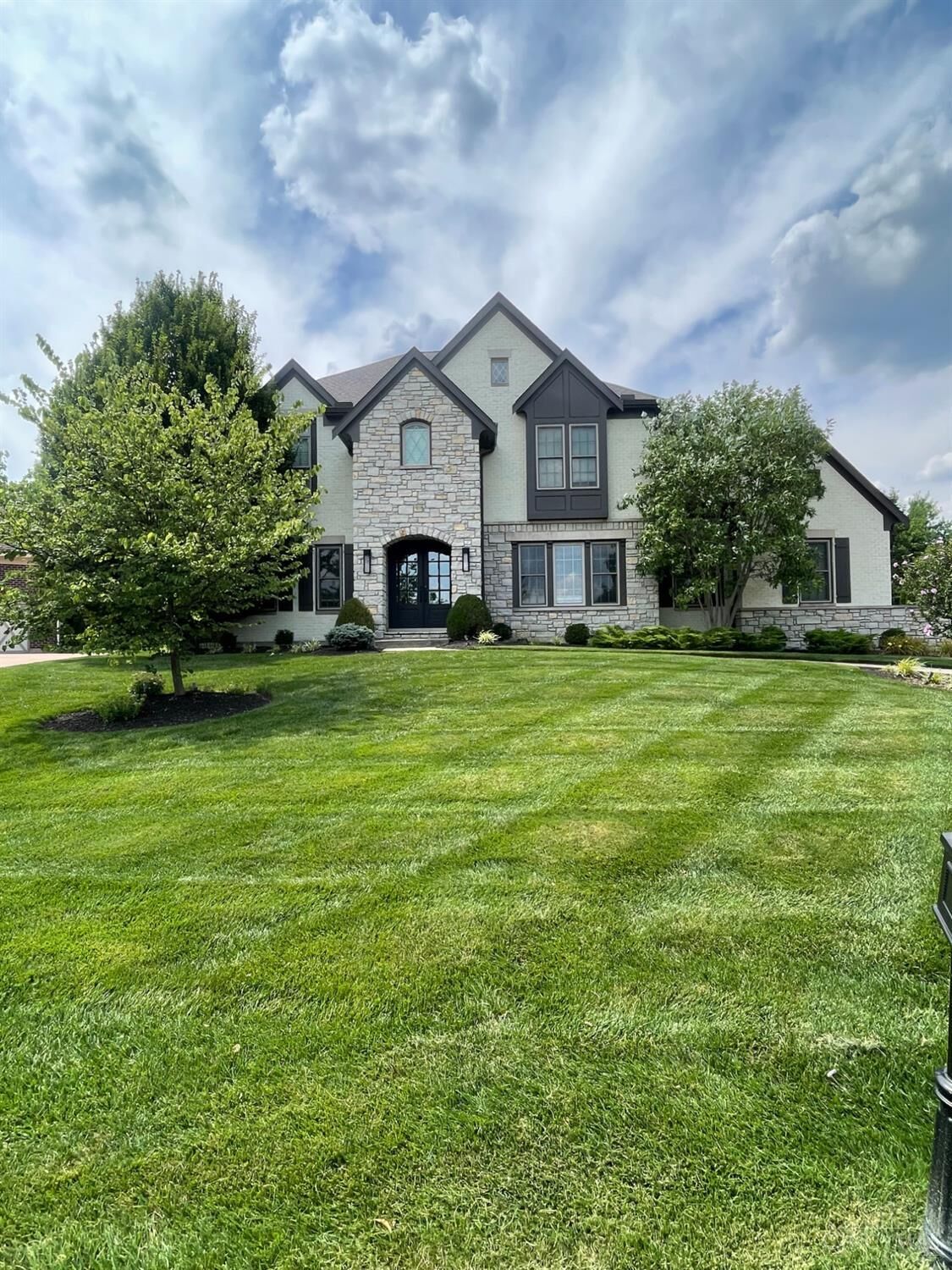 Property Photo: 5418 N Shore Place OH 45040