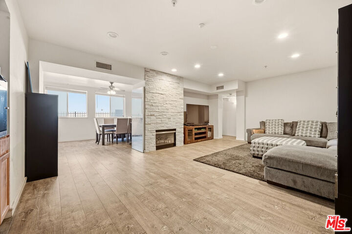 Property Photo: 1222 S Westgate Ave, Unit 104 CA 90025