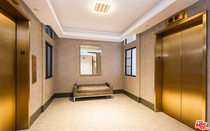 Property Photo:  200 N Swall Dr, Unit 9  CA 90211 