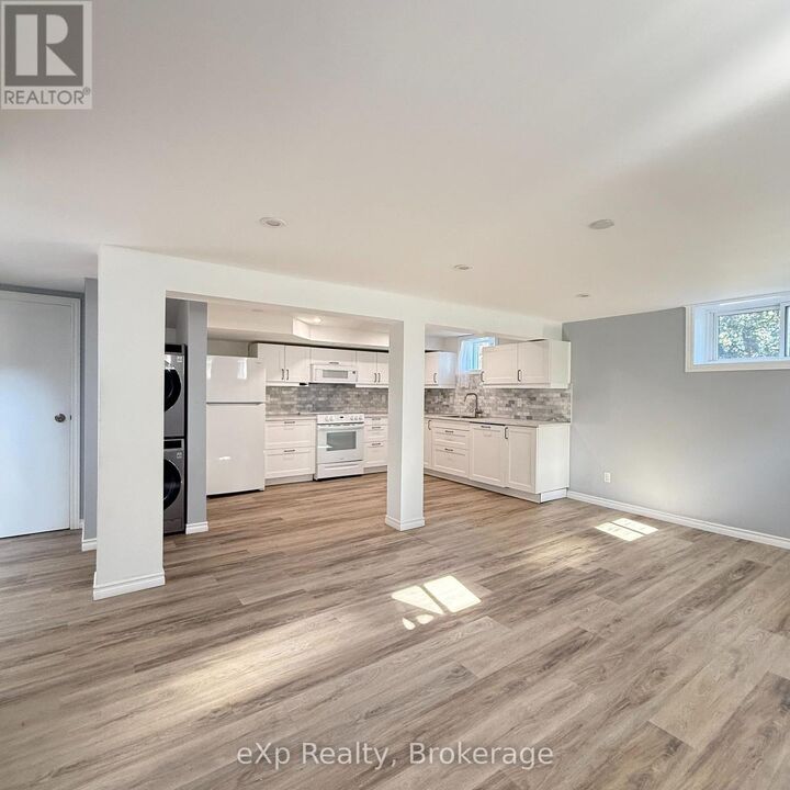 Property Photo:  16 Orchard View Drive  ON K8V 5M8 