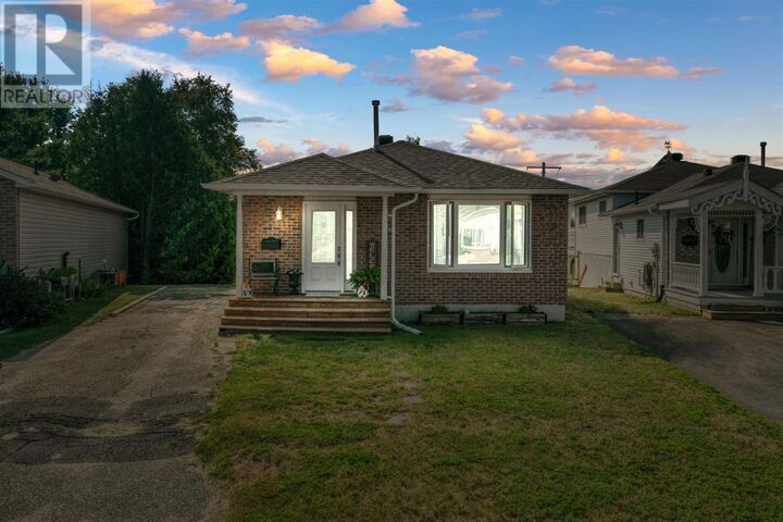 Property Photo:  54 Beaumier Cres  ON P5A 2Z1 