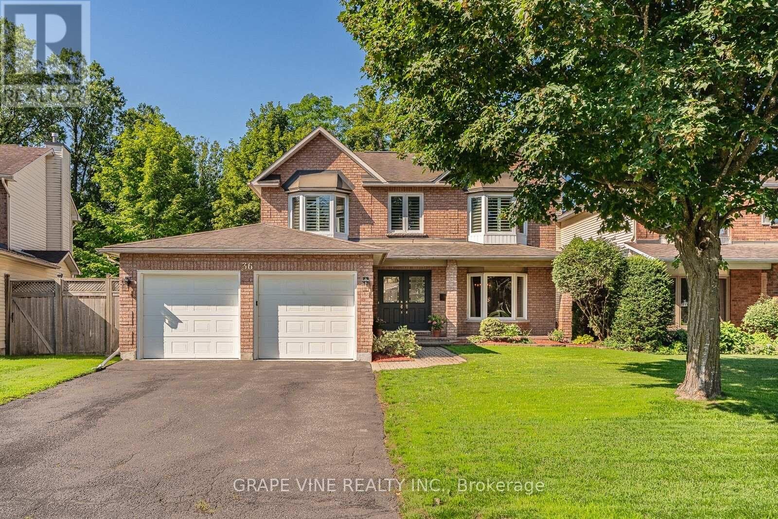 Property Photo: 36 Baslaw Drive ON K1G 5J9