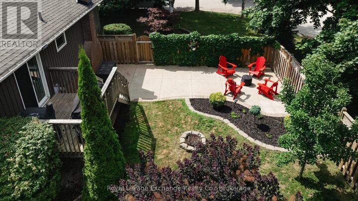 Property Photo: 29 Anne Marie Crescent ON N2Z 2N1