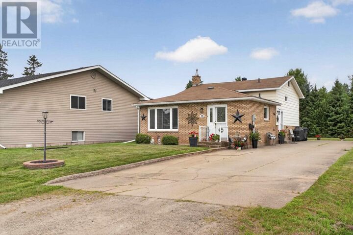 Property Photo: 18 Wright St ON P6C 6A5