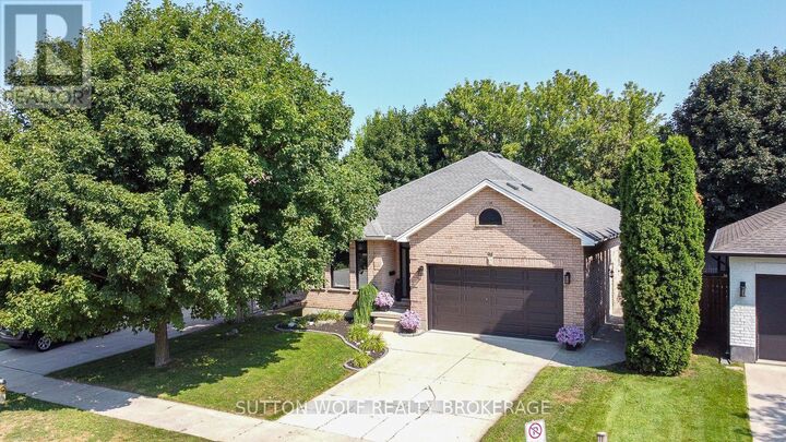 Property Photo:  95 Middlesex Drive  ON N7G 4G5 