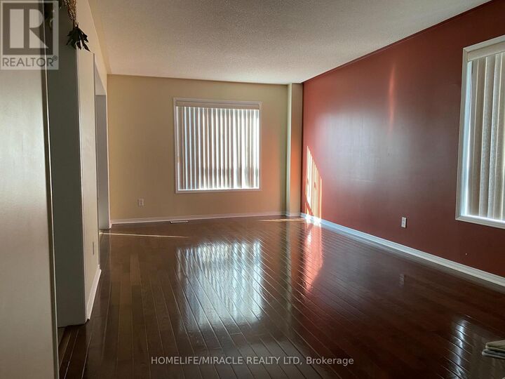 Property Photo:  7419 Magistrate Terrace  ON L5W 1K9 