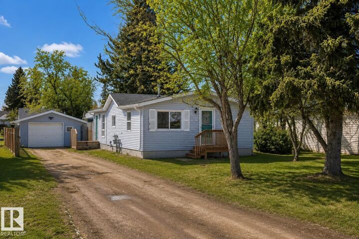 Property Photo: 4712 49 St AB T0C 0V0
