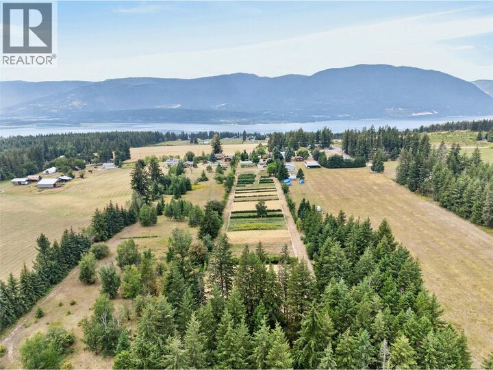 Property Photo: 4360 30 Street Northeast BC V1E 2A3