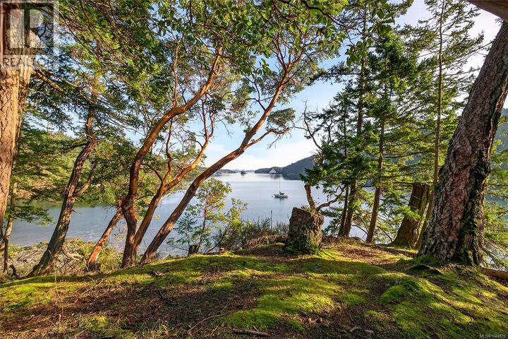 Property Photo:  177 Maracaibo Lane  BC V8K 1S6 