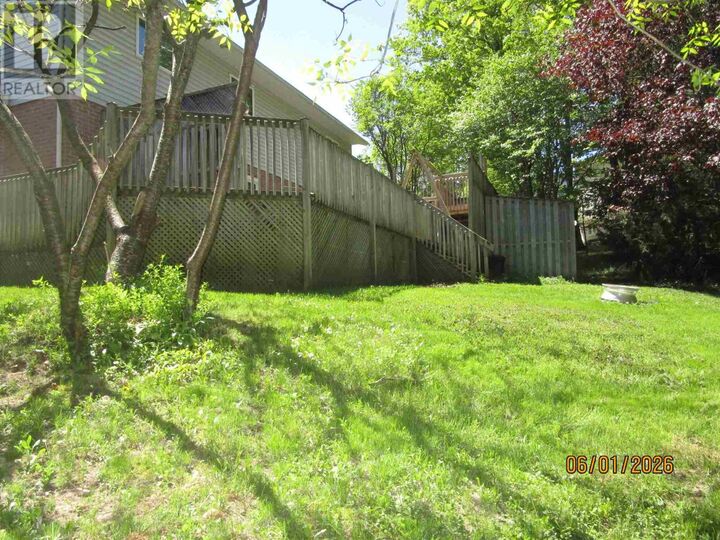 Property Photo: 27 Plummer Ct ON P6B 6E4