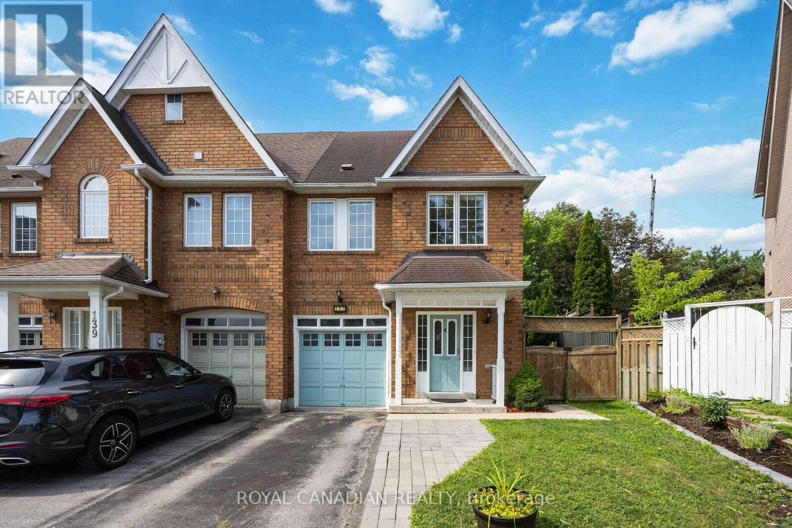 Property Photo: 137 Stokely Crescent ON L1N 9S9