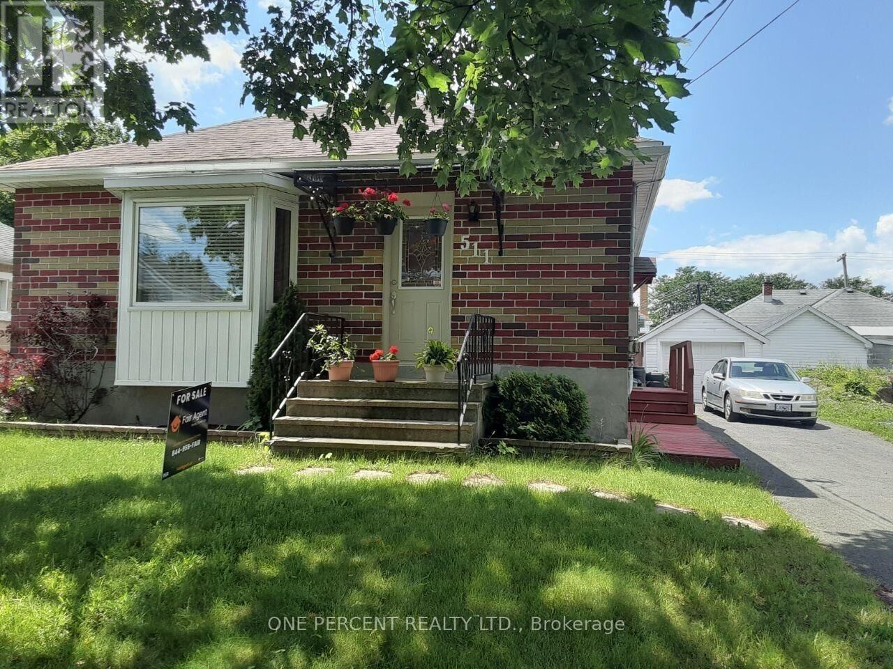 Property Photo:  511 St Felix Street  ON K6H 5B2 