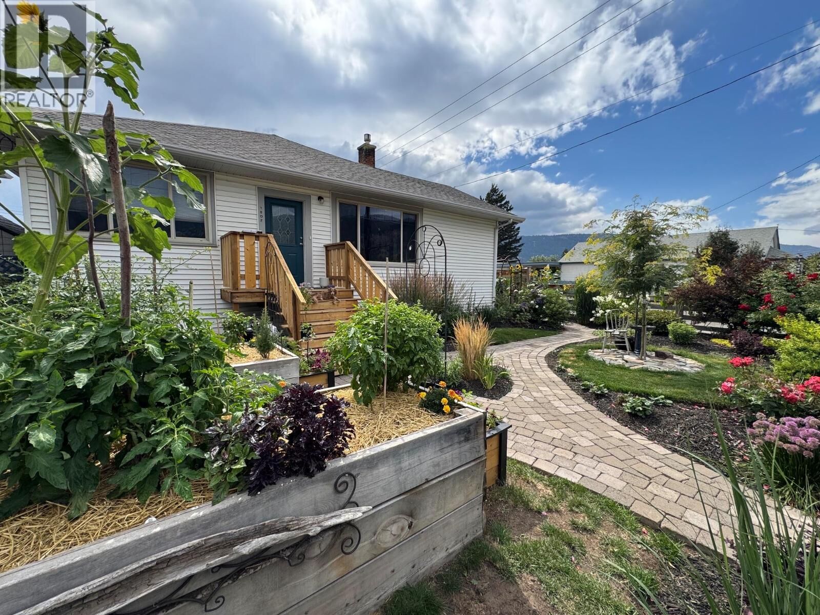 Property Photo: 1802 Granite Avenue BC V1K 1B8