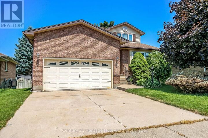 Property Photo: 137 Fifth Avenue ON N4S 8V6