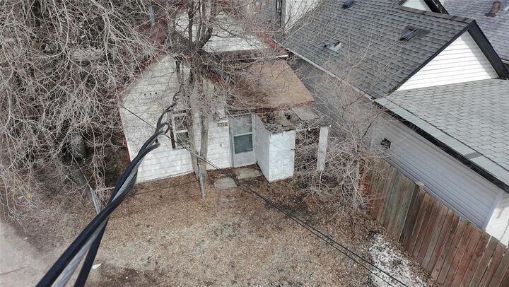 Property Photo: 1634 Ross Avenue West MB R3E 1E5