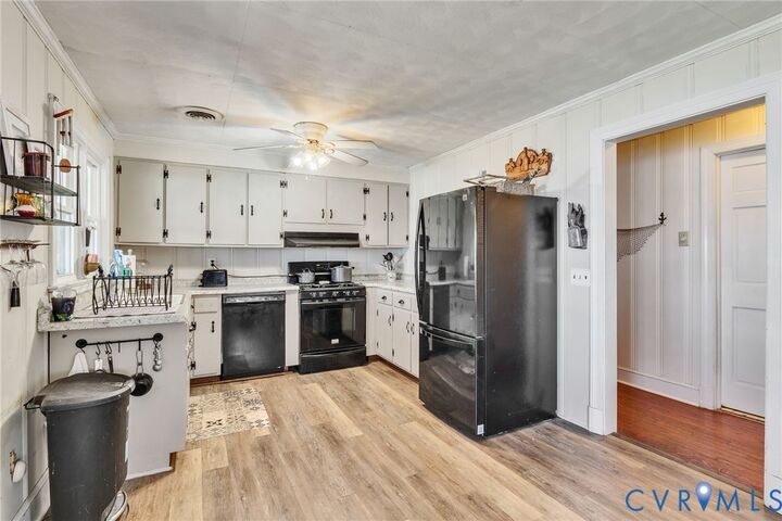 Property Photo: 105 Washington Circle VA 22488