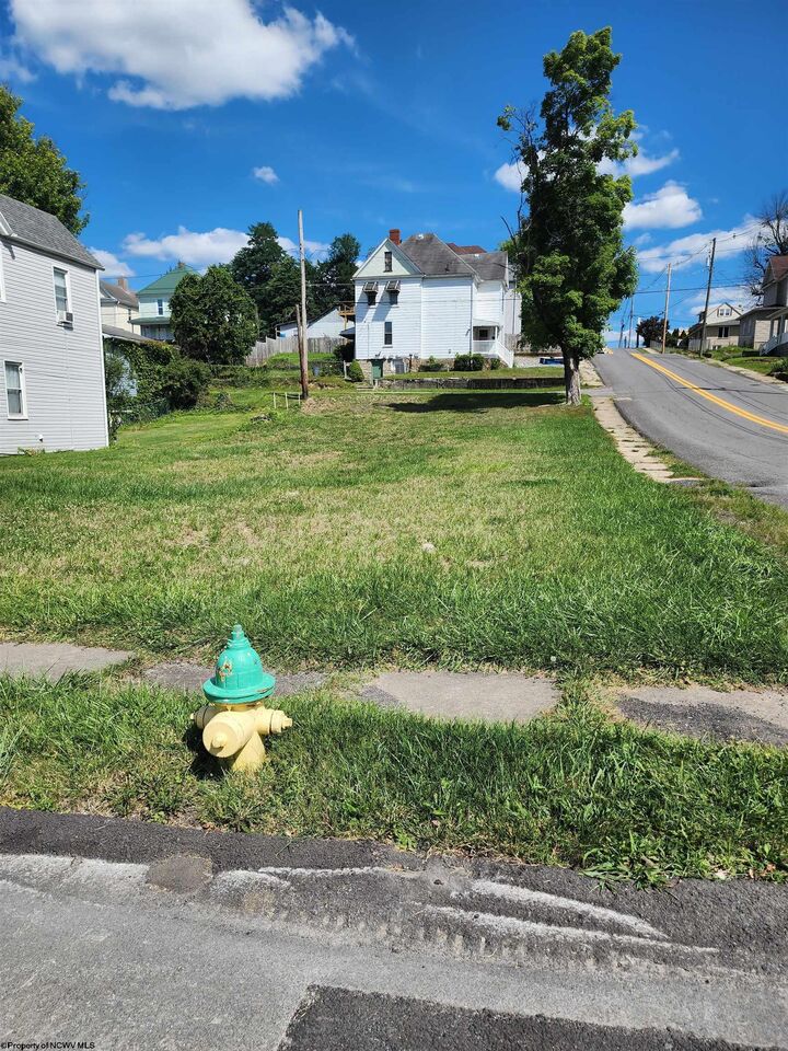 Property Photo: 609 7th Street WV 26554