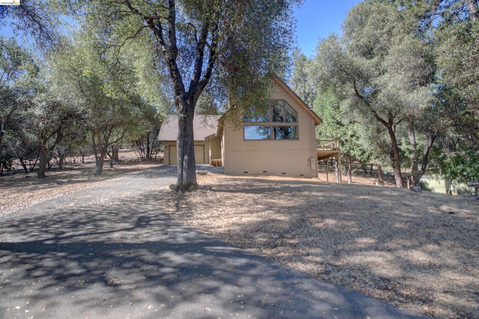 Property Photo: 12856 Mueller Dr CA 95321