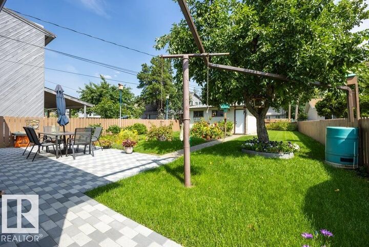 Property Photo:  9823 151 Street NW  AB T5P 1S9 