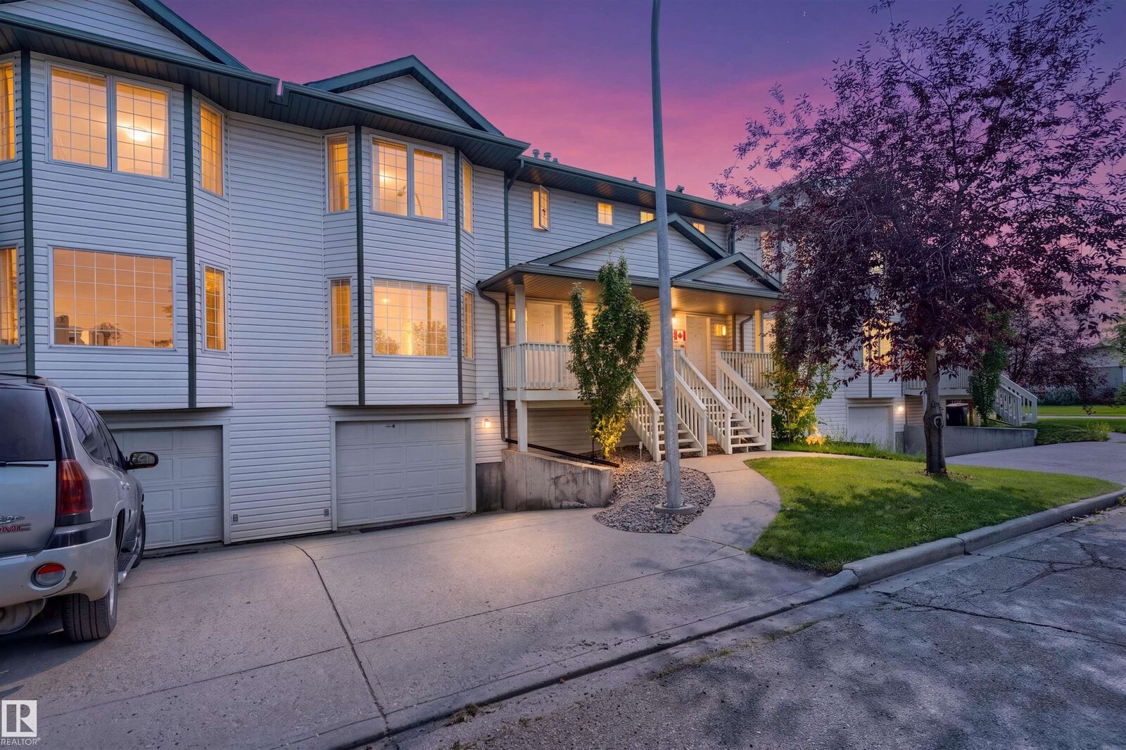 Property Photo:  15817 102 Avenue NW  AB T5P 4P7 