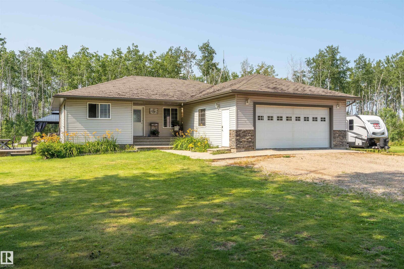 Property Photo: 63320 Rge Rd 435 AB T9M 1P3
