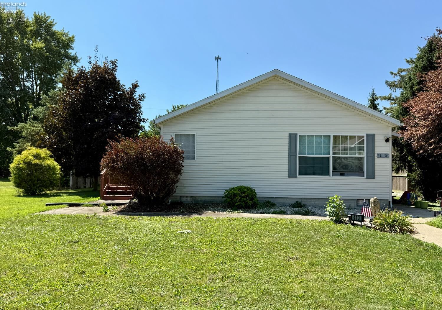 Property Photo: 410 David Street OH 44815