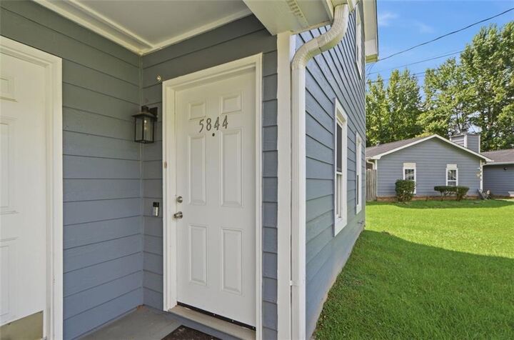 Property Photo: 5842 N Castlegate Drive GA 30349
