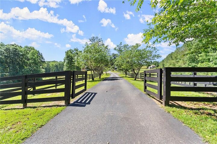 Property Photo:  149 Ratcliff Drive  GA 30534 