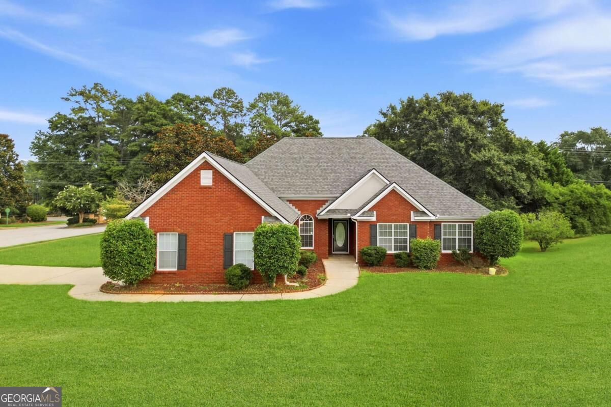 Property Photo: 101 Moss Pointe Drive GA 30253