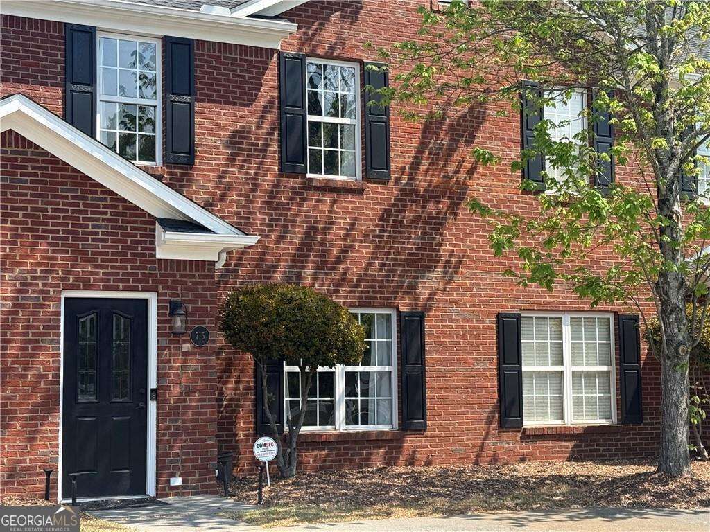 Property Photo: 716 Manor Way GA 30120