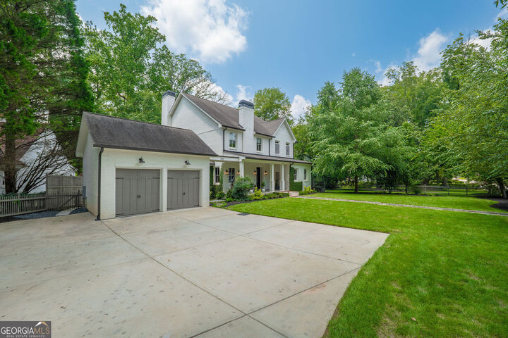 Property Photo:  3882 Wieuca Road  GA 30342 