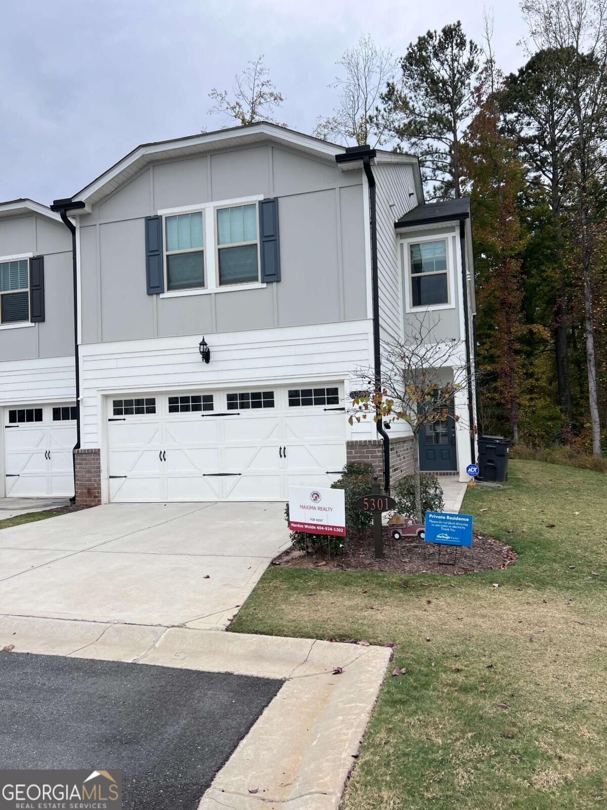 Property Photo: 5301 Glade Park Drive GA 30047