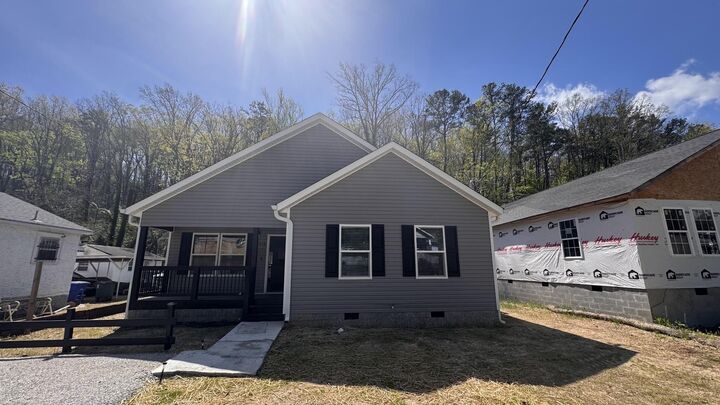 Property Photo: 918 Shallowford Road TN 37411