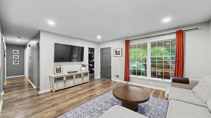 Property Photo: 2306 Allegheny Dr KY 40299