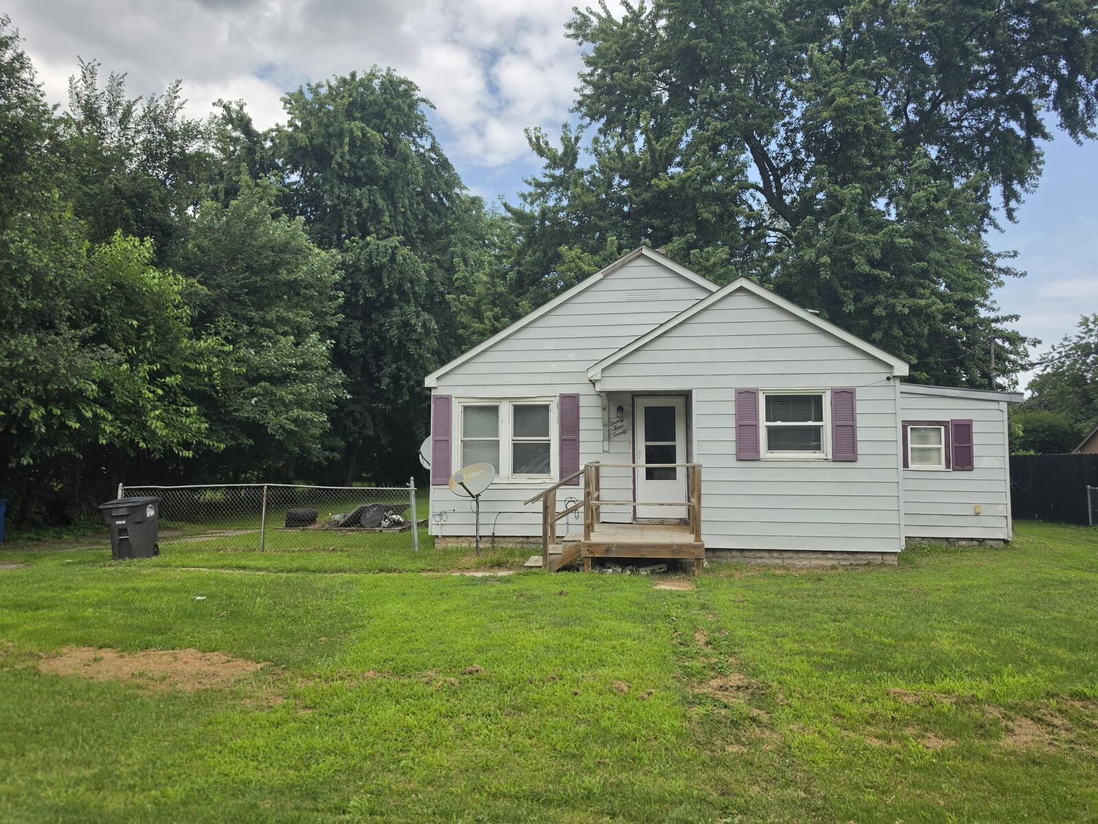 Property Photo: 2420 E 35th Avenue IN 46405