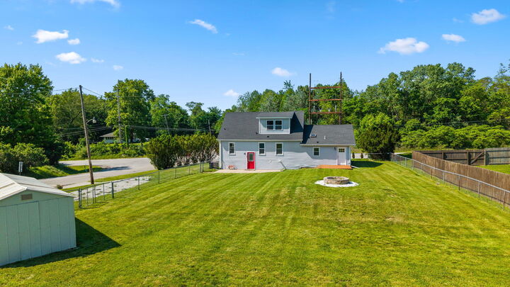 Property Photo: 799 N 400 IN 46383