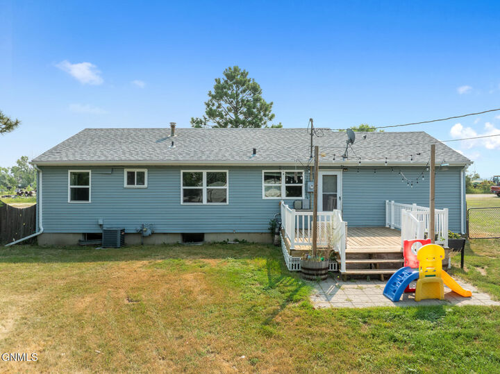 Property Photo:  1012 44th Street SE  ND 58701 