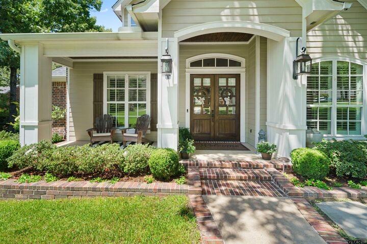 Property Photo:  2075 Stonegate Valley Dr  TX 75703 