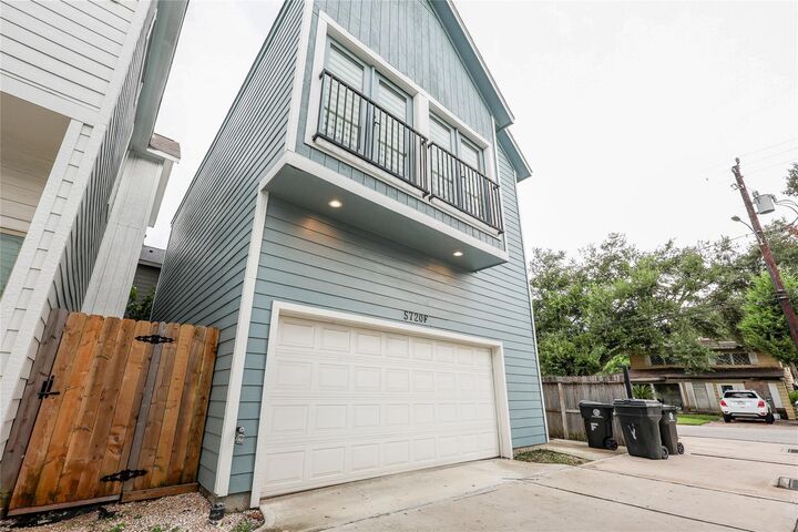 Property Photo: 5720 Beall Street F TX 77091