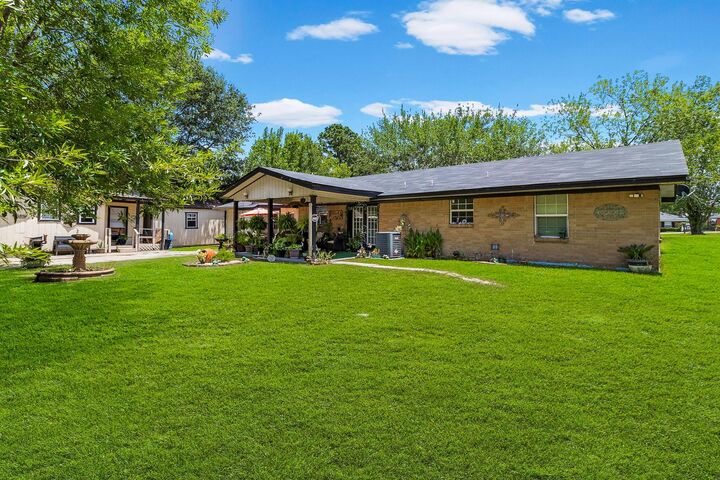 Property Photo:  401 Dogwood Circle  TX 75939 