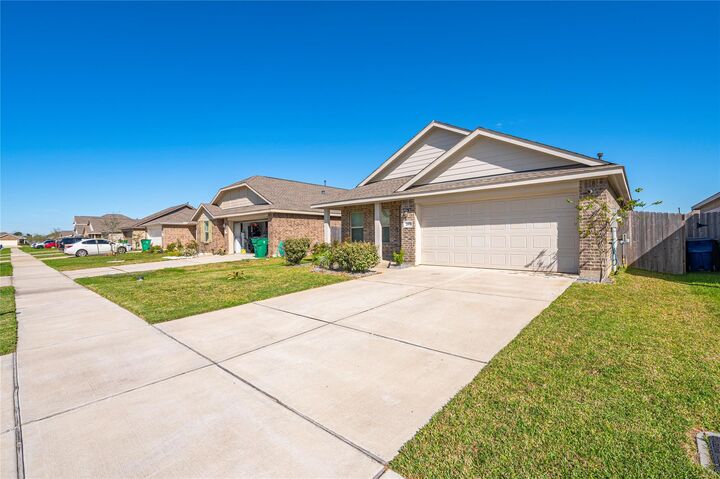 Property Photo:  269 Bennett Loop  TX 77515 