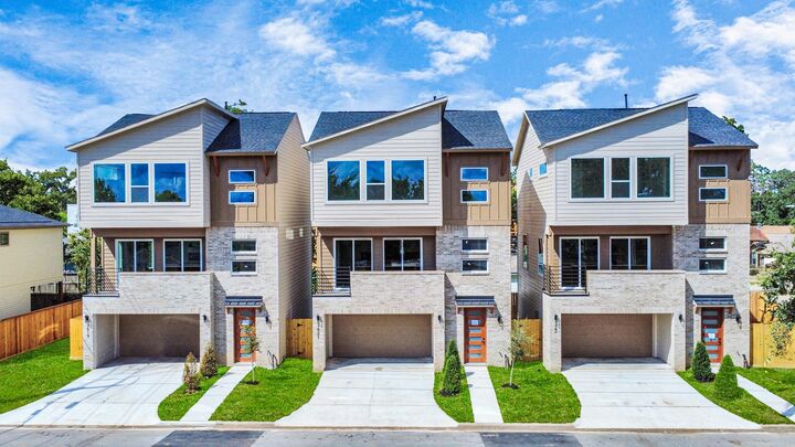 Property Photo: 3421 Arlington Street TX 77018
