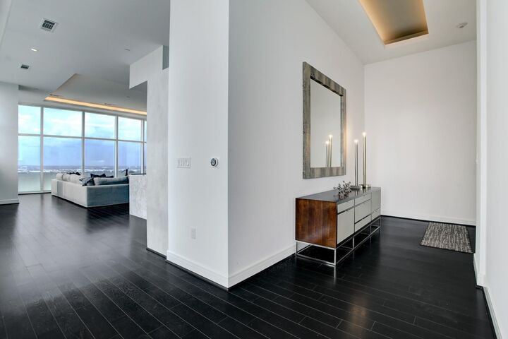 Property Photo:  4521 San Felipe Street 3201  TX 77027 
