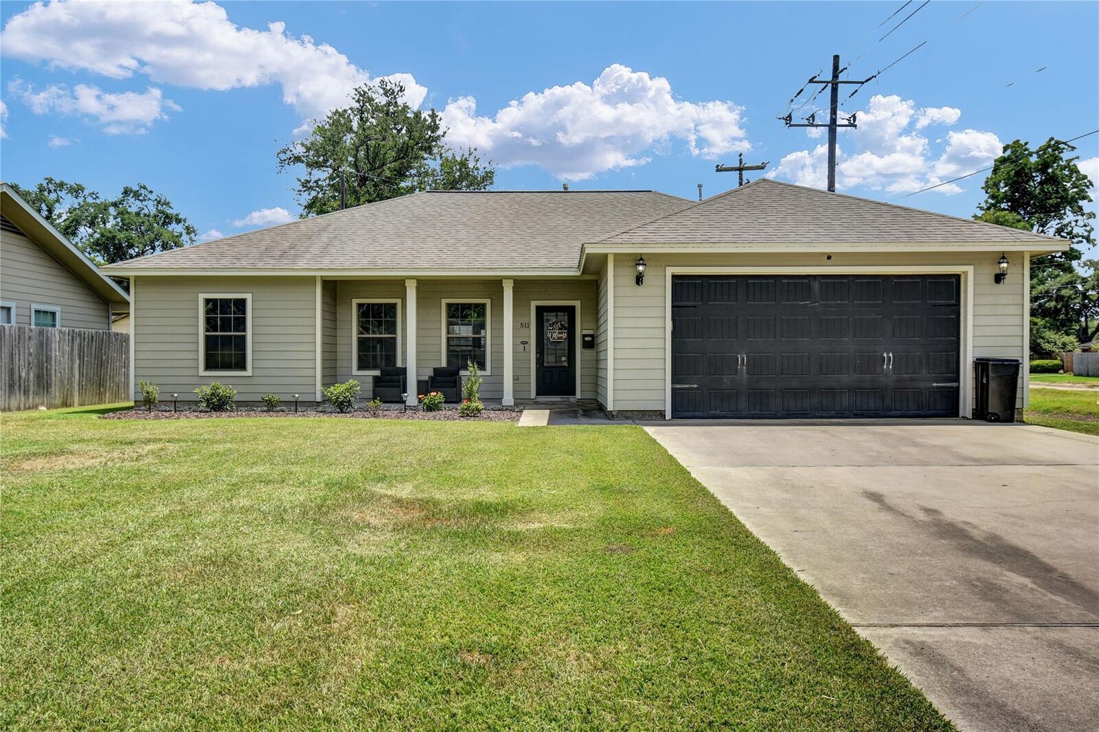 Property Photo: 511 Sycamore Street TX 77566