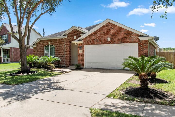 Property Photo:  7710 Trail Hollow  TX 77459 