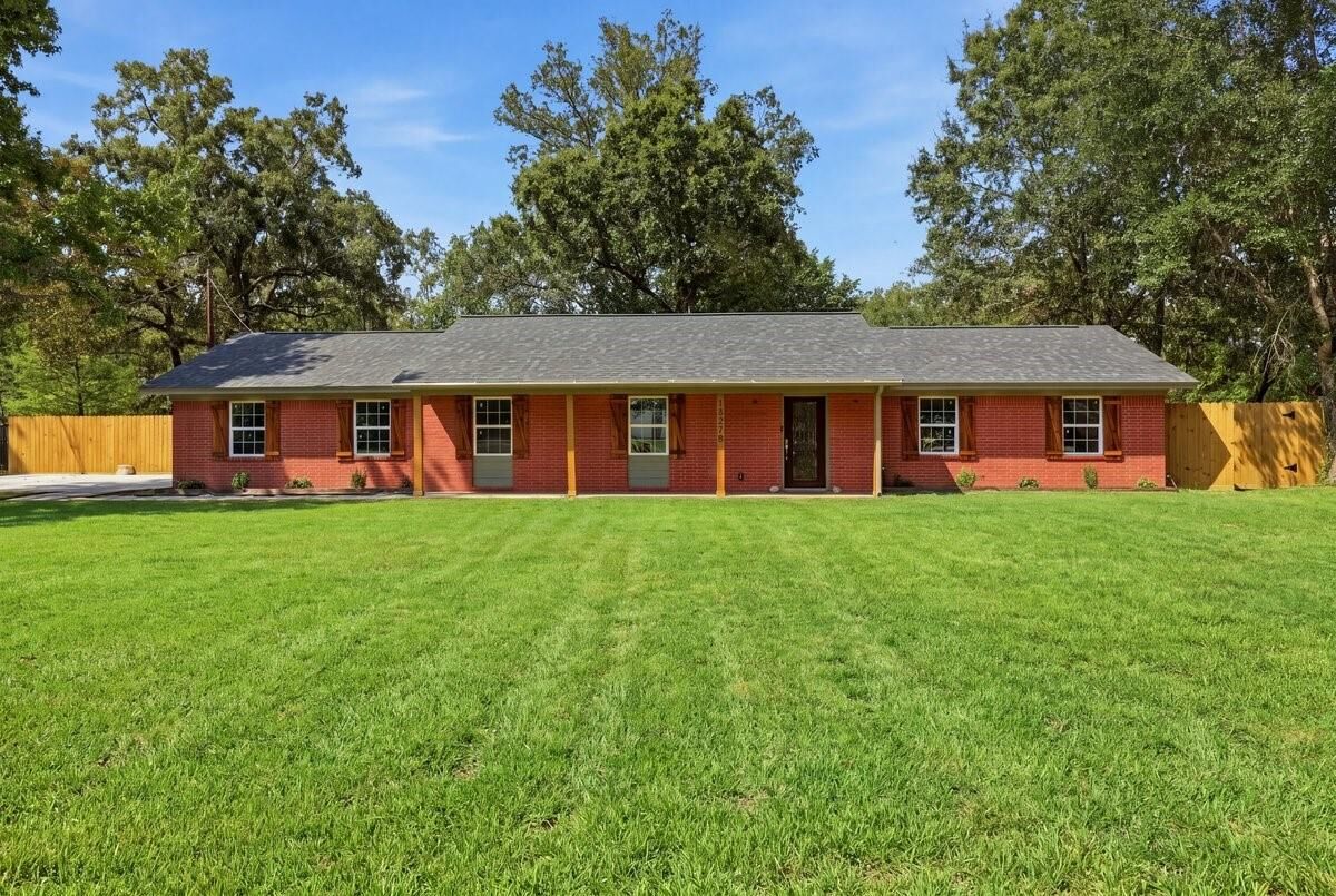Property Photo:  13570 Moss Hill Drive  TX 77713 