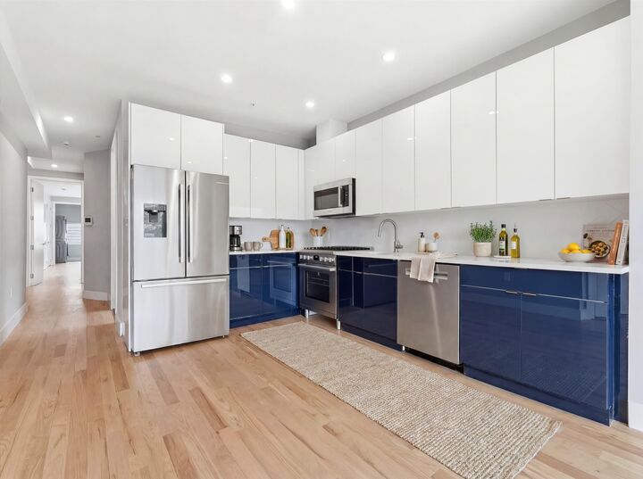 Property Photo: 437 Ogden Ave 2R NJ 07307